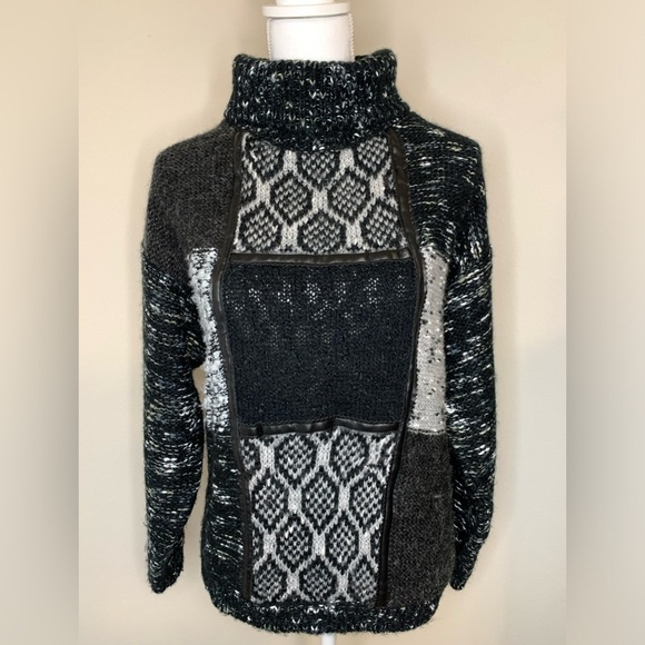 Maurada Sweaters - Maurada Women Knit Turtleneck Sweater Long Sleeve Size Small to Medium